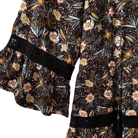 DR2 V-Neck Floral Tunic Top Ruffles Embroidered Trim Tassel Tie 3/4 Sleeve - Picture 3 of 11